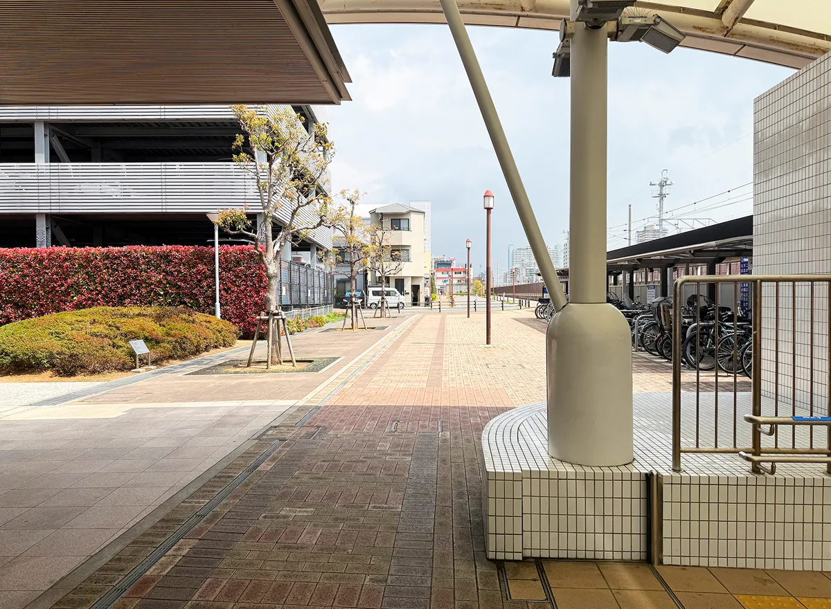 地下道をでて右折