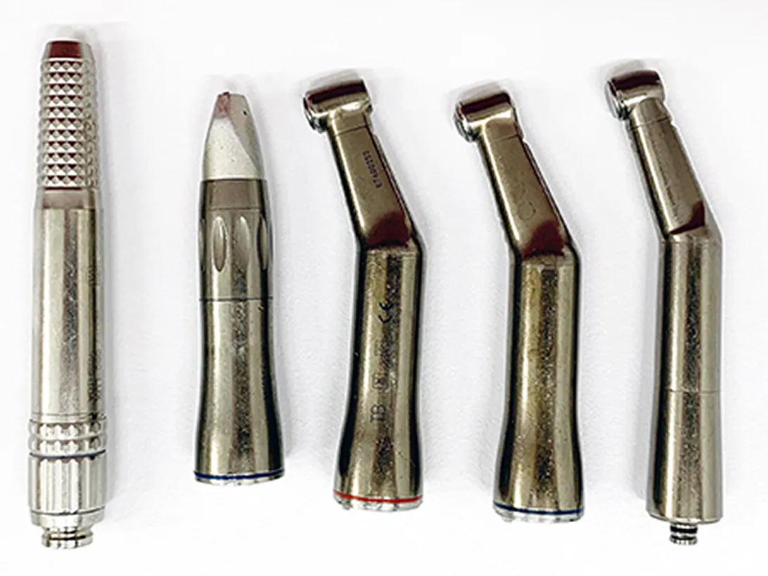 佐伯歯科医院では、すべての切削器具(ハンドピース類)を滅菌し、<br>患者様ごとに交換しております